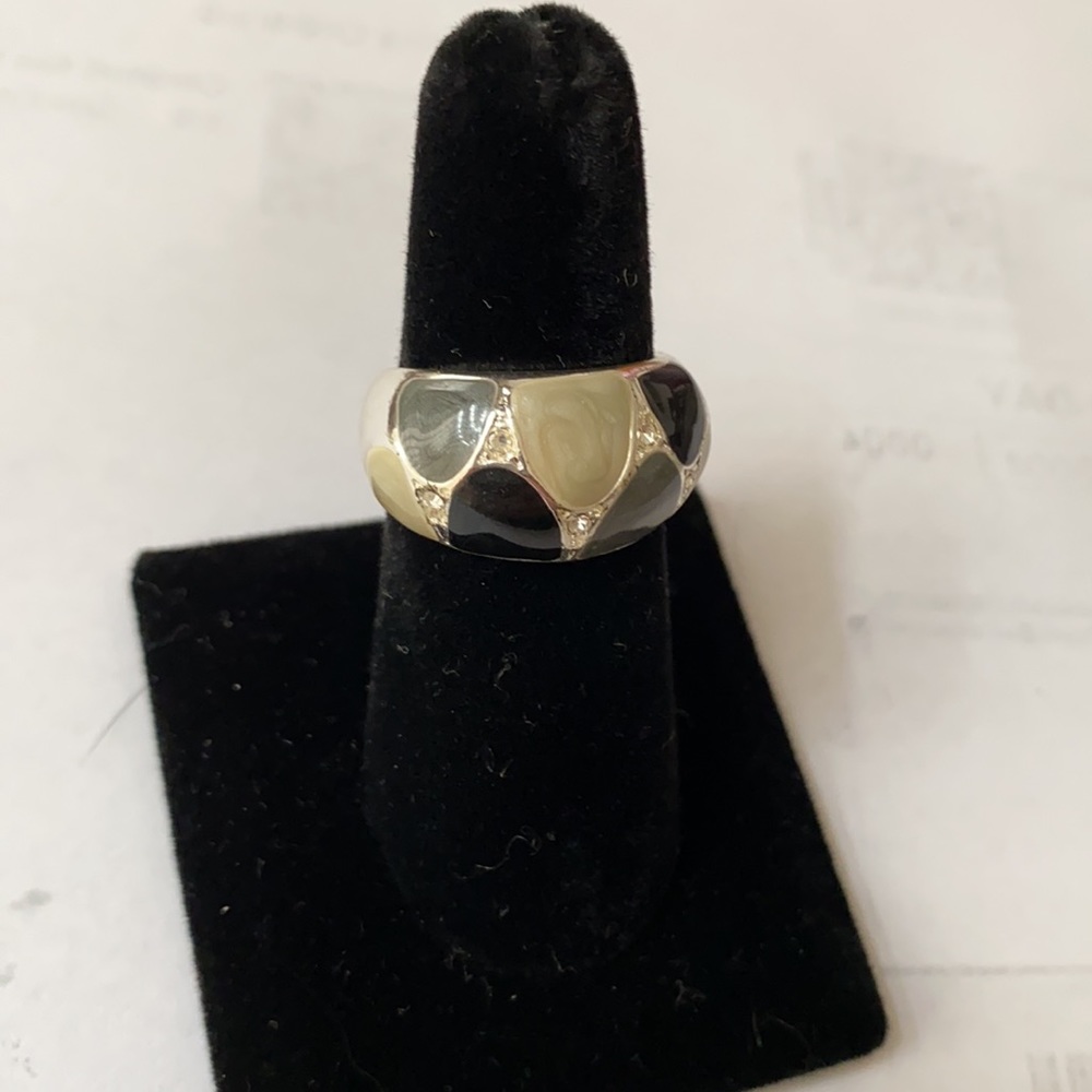 Sterling silver Ring with gray and black enamel